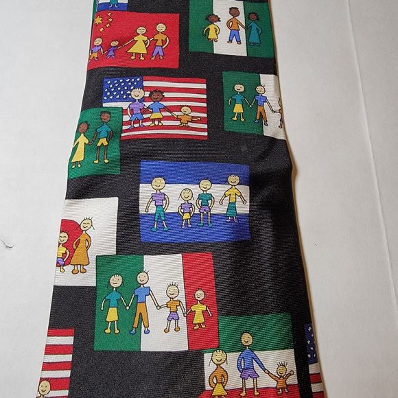 Save The Children Tie Emily, Families And Flags - 100% Silk - Picture 1 of 4
